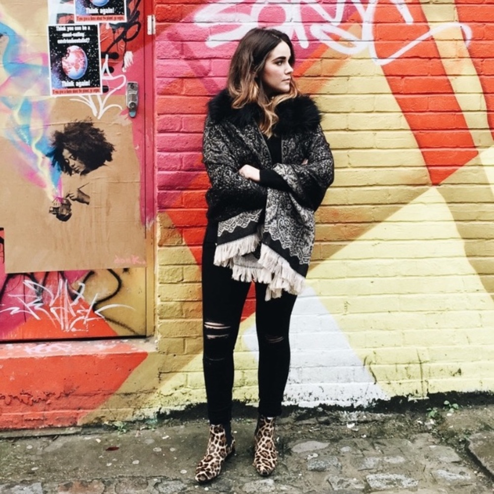 Anthropologie Black and Cream Patterned Fringe Wrap with Faux Fur Collar
